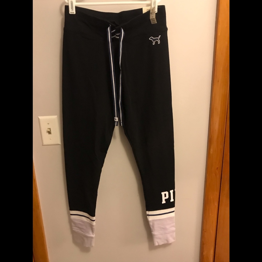 Victoria Secret Pink campus legging. Size small.